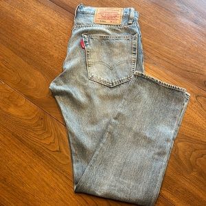 Men’s Levi’s highball 32 waist jeans.
